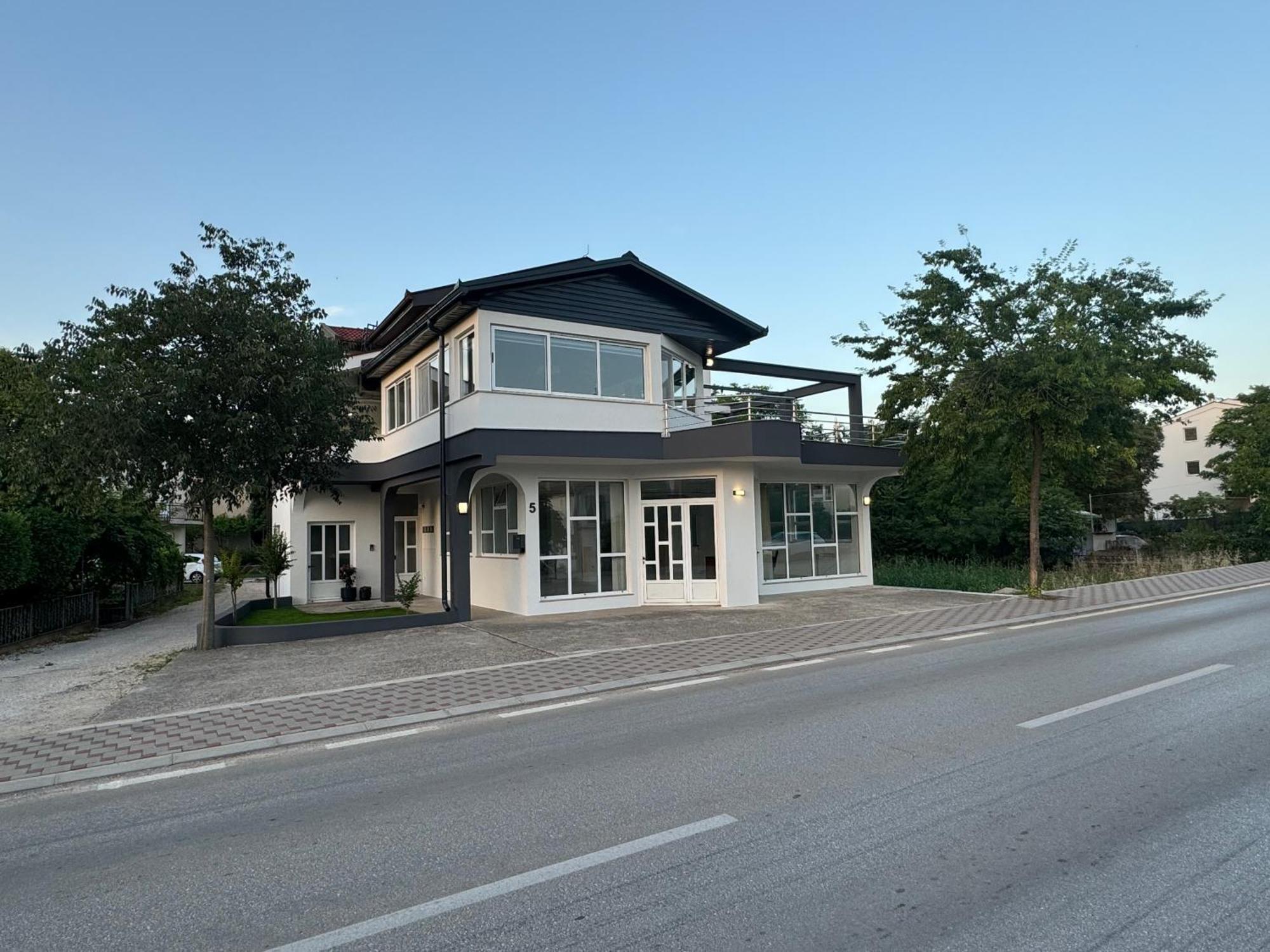 Apartment Camellia Ljubuški Екстериор снимка